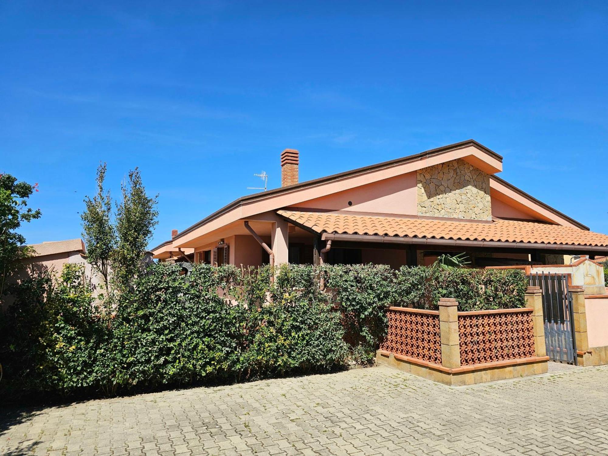 Costa Mediterranea Holiday Homes Campofelice Di Roccella Exteriör bild