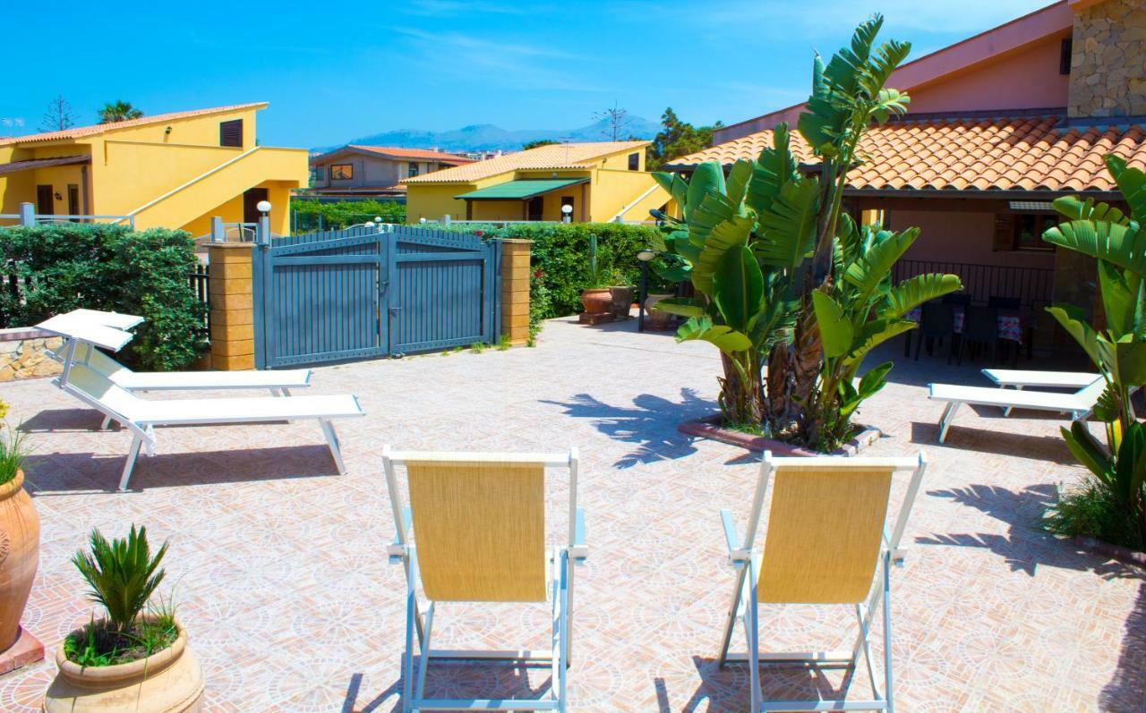 Costa Mediterranea Holiday Homes Campofelice Di Roccella Exteriör bild